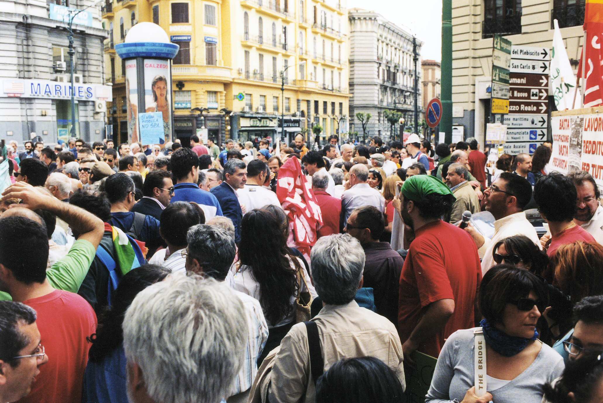 Napoli 19 Maggio - Difendiamo i nostri Territori Piazza Garibaldi 