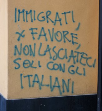 Parte la campagna "Permessi di soggiorno in nome di Dio"
